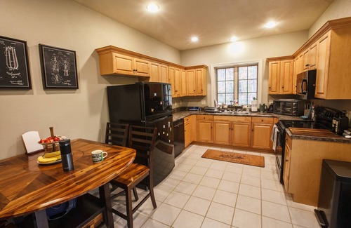 Schuyler Villa | 30+ Days Luxury Mountain Villa in Virginia Wine Country, 25mins from C'ville