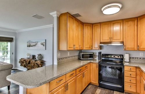 Bay Point House | 30% Discounted Rate-Waterfront-Open Water View-Pool-Dock-Kayaks-Parking