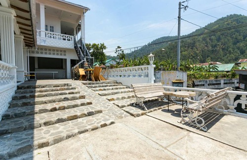 Karanganyar Hotel | 30 m² Hotel ∙ 3 guests