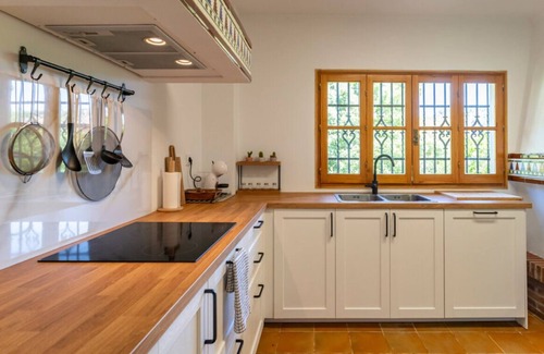 Casarabonela Villa | 30 minutes from Malaga! Villa ideal for large groups, with games room