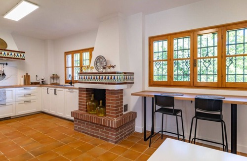Casarabonela Villa | 30 minutes from Malaga! Villa ideal for large groups, with games room