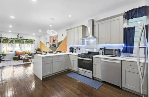 Constable Hook Apartment | 30% Off - Free Disney+, Netflix -Close to EWR + NYC