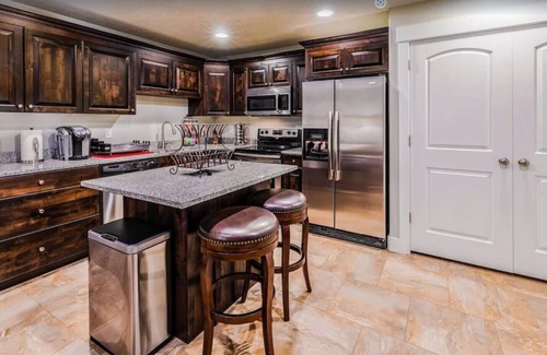 Ogden House | 30% OFF PROMO! East Ogden Dream, Newly Built, BBQ, Patio, Views, Dedicated Spa!