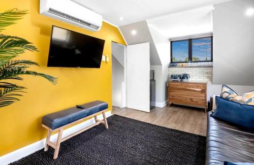 Waverley House | 30 on Whites Guesthouse