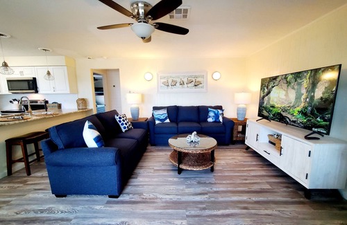 Englewood House | 30 Seconds to Beach Path! All inclusive! Kayaks, SUP's, Bikes & so much more!