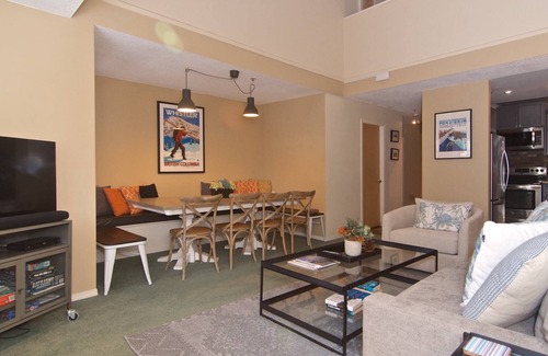 Blackcomb Condo | 30% Summer discount Pool closure, Newly renovated Family Condo at Base of Blackcomb!