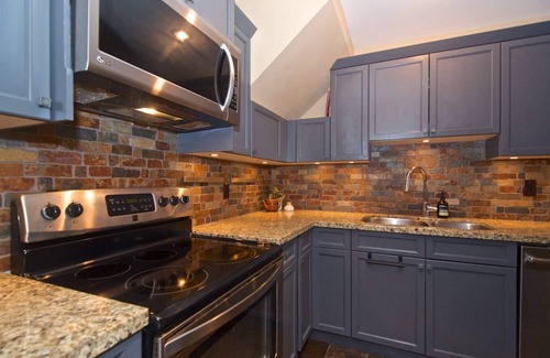 Blackcomb Condo | 30% Summer discount Pool closure, Newly renovated Family Condo at Base of Blackcomb!