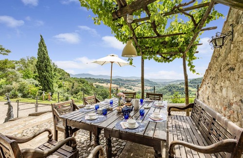 Castiglione in Teverina Resort | 300 m² Luxury rental ∙ 4 bedrooms ∙ 8 guests