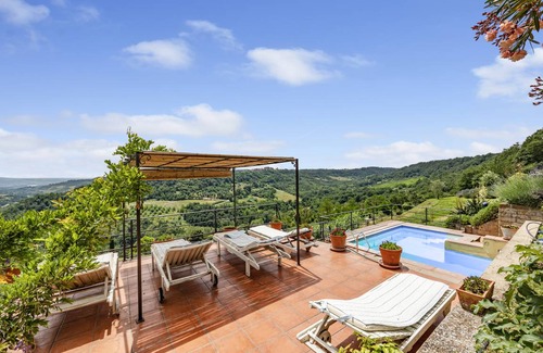 Castiglione in Teverina Resort | 300 m² Luxury rental ∙ 4 bedrooms ∙ 8 guests