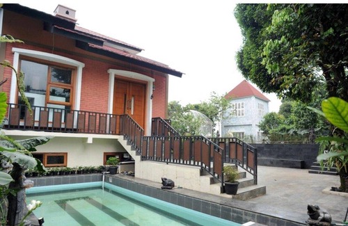 Tenjolaya House | 300 m² House ∙ 1 bedroom ∙ 16 guests