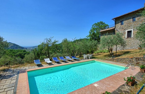 Greve in Chianti Villa | 300 m² Villa ∙ 6 bedrooms ∙ 12 guests