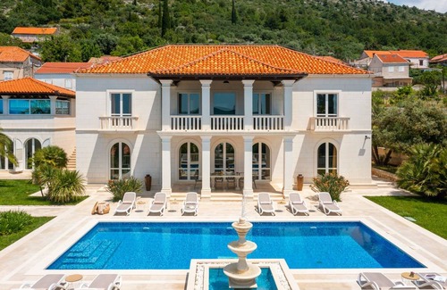 Trsteno Villa | 300 m² Villa ∙ 6 bedrooms ∙ 12 guests