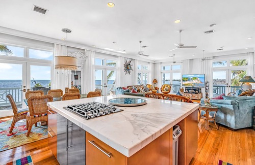 Long Beach Estates House | 300’ Private Beach, Pool & Rooftop w Panoramic Ocean Views