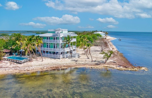 Long Beach Estates House | 300’ Private Beach, Pool & Rooftop w Panoramic Ocean Views