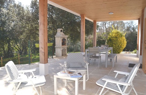 Bagnols-en-Foret Cottage | 300 sq feet apartment (2 rooms) for 2-3 persons, swimming pool, garden, quiet