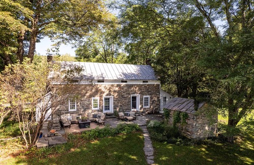 Accord House | 300-year-old stone house with large patio & plenty of country charm