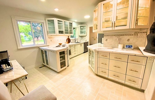 Halton Regional Municipality House | 3000 sqft+Oasis+fire place+Bar+Game room+ping-pong+BBQ+fountain+skylights+market