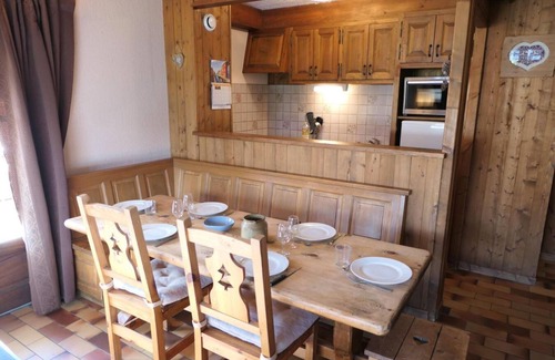 Le Bettex Apartment | 300m from ski slopes, 2nd floor, view mountain, balcony, parking, tv, 65m², Saint Gervais