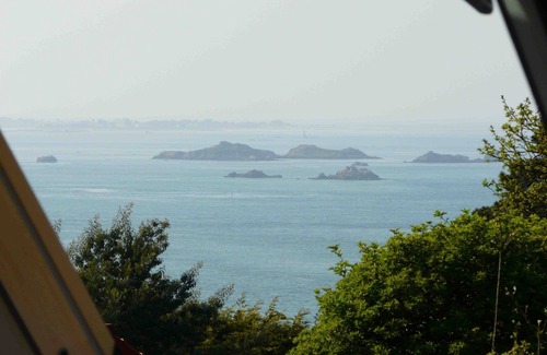 Ploubazlanec House | 300m from the SEA, Breton house with large garden and sea view - WIFI
