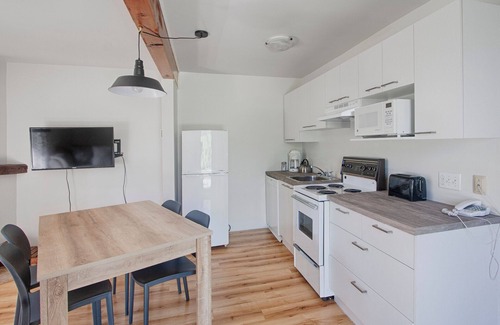 Saint Ferreol les Neiges Condo | [302] 2 bedroom condo at Mont-Sainte-Anne & near Massif