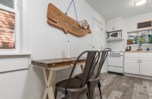 Lewes House | 303 Massachusetts - Adorable one bedroom cottage close to the beach!