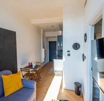 Lepante Quarter Apartment | 304 B Charming apartment refurbished super