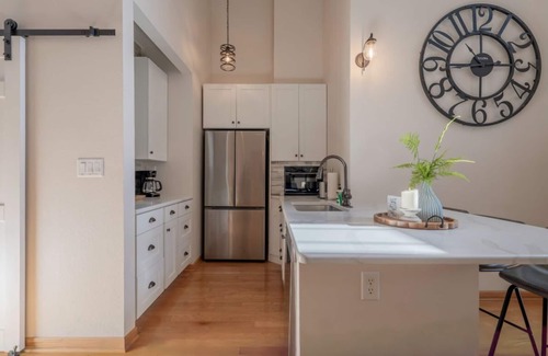 Delavan Lake Condo | 306 - Spacious 2 Bedroom Condo Suite