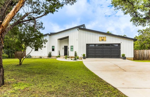 Hudson Bend House | 306 m² House ∙ 3 bedrooms ∙ 8 guests