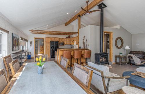 Mancos House | 3076 W Highway 160 - Guest House