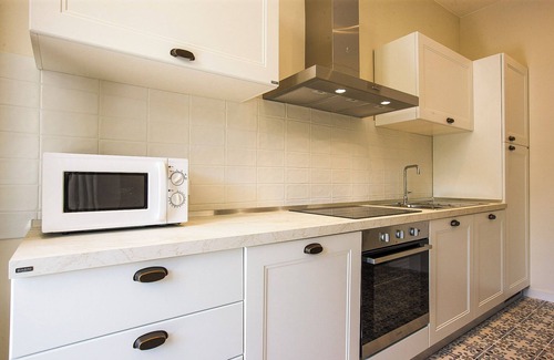 Intra Apartment | 3½-room apartment with pool and balcony in a sunny location