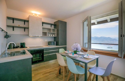 Levo Apartment | 3½-room corner apartment with 2 balconies and wonderful lake view