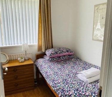 Whitehead House | 31 end terrace