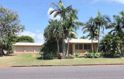 Burnett Heads House | 31 Shelley Street Burnett Heads