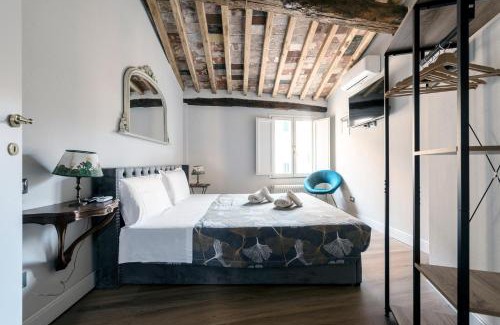 Lucca Historical Center Apartment | 31 steps to Heaven - Heart of Lucca