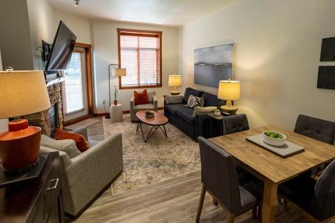 Snowbird Apartment | 3106- One Bedroom Den Deluxe Powderhorn Lodge Hotel Room
