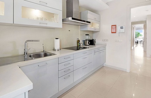 New Golden Mile Apartment | 311 Lux-Serv Apart-Estepona, 2-B'room, All Year 28c, 20m Heated Pool. Sea Views