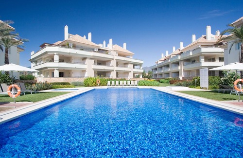 New Golden Mile Apartment | 311 Lux-Serv Apart-Estepona, 2-B'room, All Year 28c, 20m Heated Pool. Sea Views