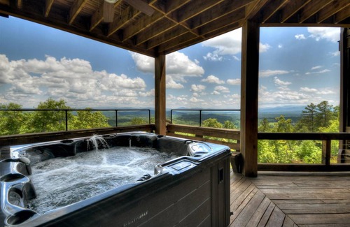 Mineral Bluff Cabin | 313 m² Cabin ∙ 4 bedrooms ∙ 10 guests