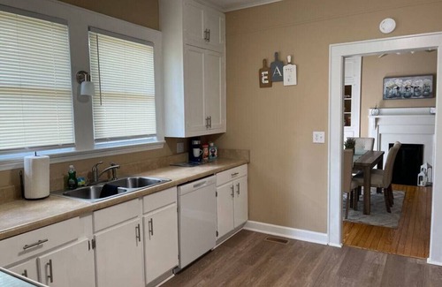 Concord House | 314 Hillandale St NE