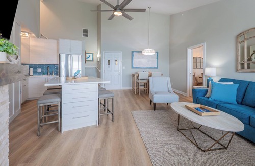 Delavan Lake Condo | 315 - Two Bedroom Lake View Condo Suite
