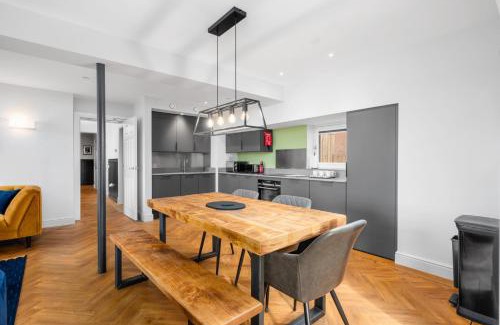 Dunfermline Apartment | 316 Reids Corner - by StayDunfermline