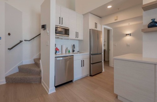 Delavan Lake Condo | 317- 2 Bedroom/2 Story Lake View Condo