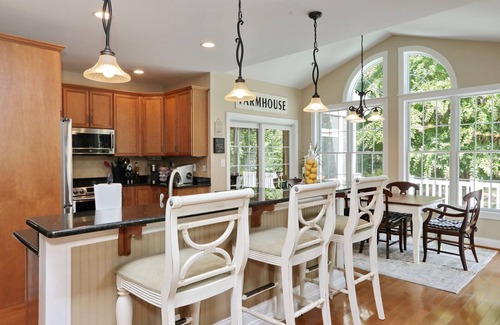 Newburg Other | 32 ac, Hot Tub, Pool OPENS May 1, Theatre, FirePit, Game Rm, Small Pond, SLPS 10