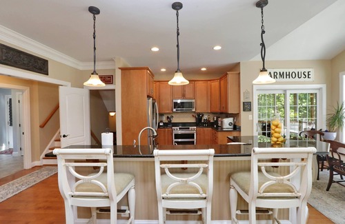 Newburg Other | 32 ac, Hot Tub, Pool OPENS May 1, Theatre, FirePit, Game Rm, Small Pond, SLPS 10