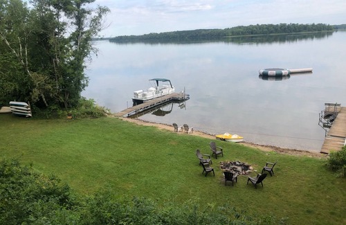 Rochert Cabin | 320' of sandy shore - privacy + pontoon available