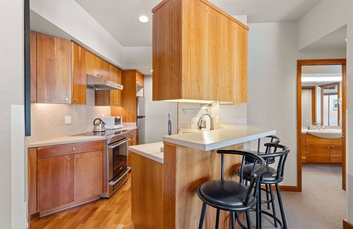 Olympic Valley Condo | 321 | Luxe Top Floor 1BD - A/C, Pool & Kitchen