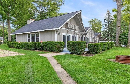 Newaygo House | 325 m² House ∙ 5 bedrooms ∙ 21 guests