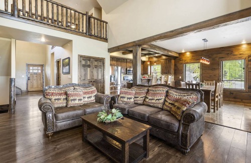 Indian Point House | 325 m² House ∙ 6 bedrooms ∙ 20 guests