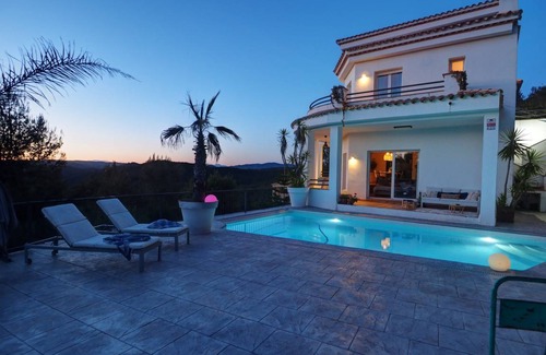 Sant Pere de Ribes Villa | 328 m² Villa ∙ 5 bedrooms ∙ 10 guests