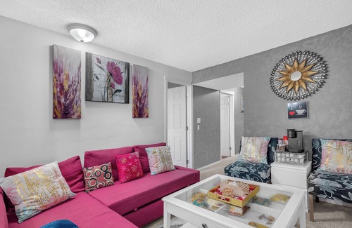 Calgary House | 33 Executive Home, A/C, Garage, By Airport.